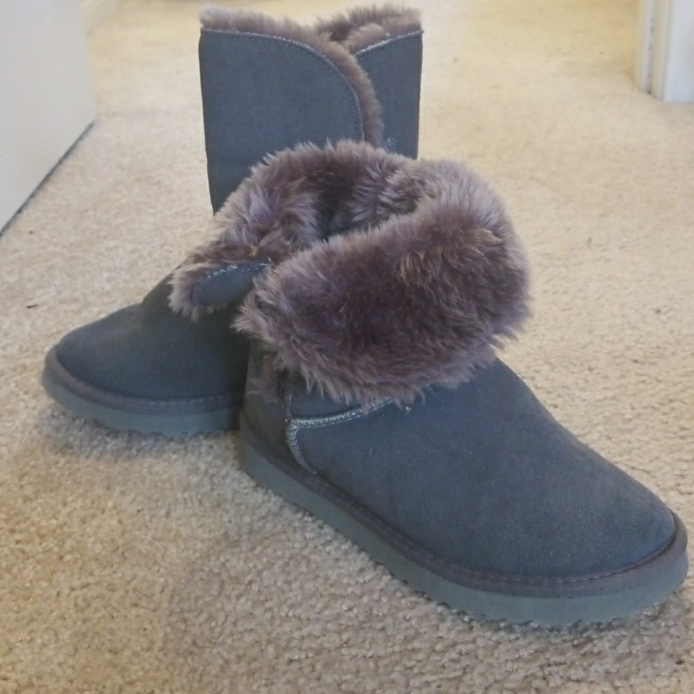 UGG Short Boots Grey